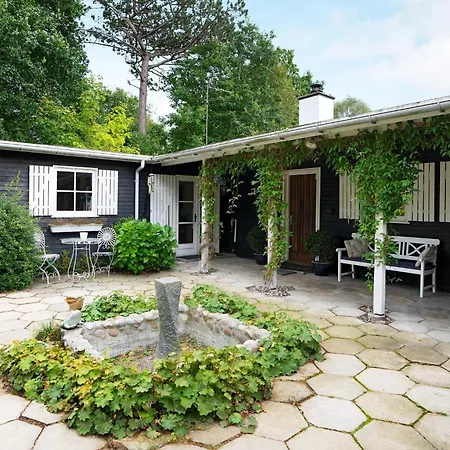 Semesterbostad Spacious In Vejby